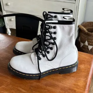 NWOT Dr. Martens size 7 women’s white combat boots