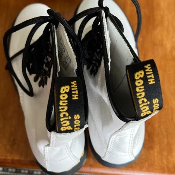 NWOT Dr. Martens size 7 women’s white combat boots
