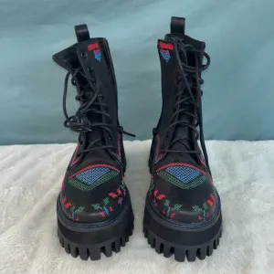 NWOT FARM RIO Embroidered Heart Black Mid Calf Combat Boot Sz US 8 Moto Stitched