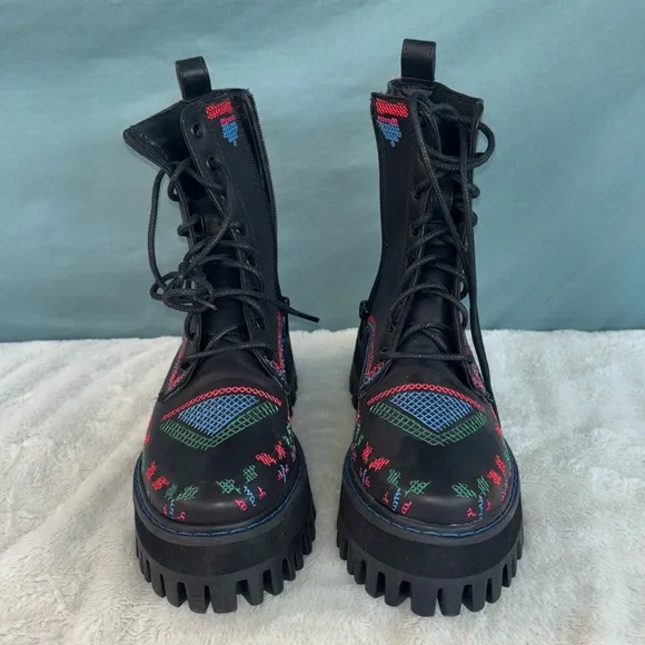 NWOT FARM RIO Embroidered Heart Black Mid Calf Combat Boot Sz US 8 Moto Stitched