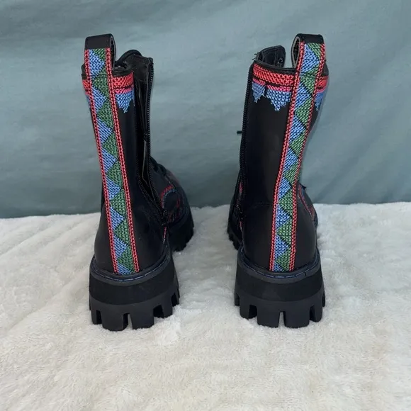 NWOT FARM RIO Embroidered Heart Black Mid Calf Combat Boot Sz US 8 Moto Stitched