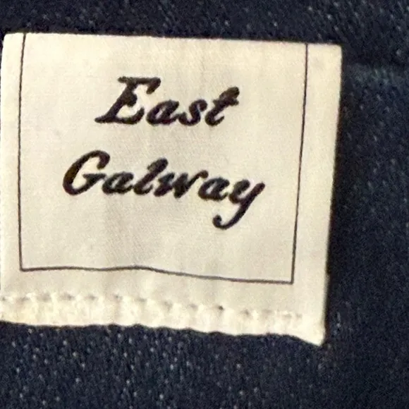 NWOT Frank &amp; Eileen East Galway Gaucho Flare Jeans dark wash 29 waist 29 inseam.