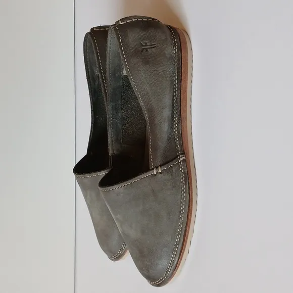 NWOT Frye Milly A Line Distressed Gray Nubuck Leather Flats Size 7