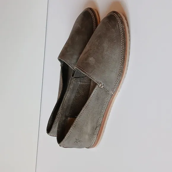 NWOT Frye Milly A Line Distressed Gray Nubuck Leather Flats Size 7