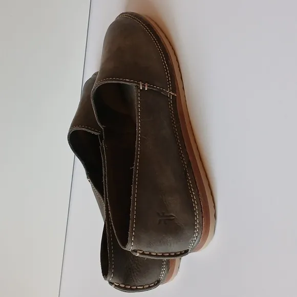 NWOT Frye Milly A Line Distressed Gray Nubuck Leather Flats Size 7