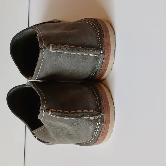 NWOT Frye Milly A Line Distressed Gray Nubuck Leather Flats Size 7