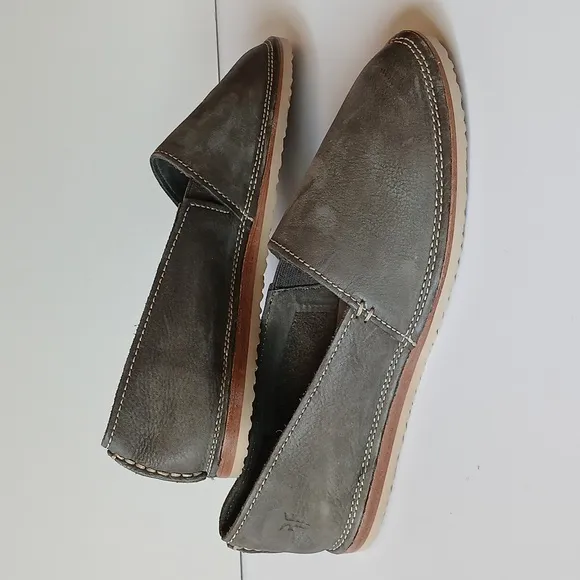 NWOT Frye Milly A Line Distressed Gray Nubuck Leather Flats Size 7