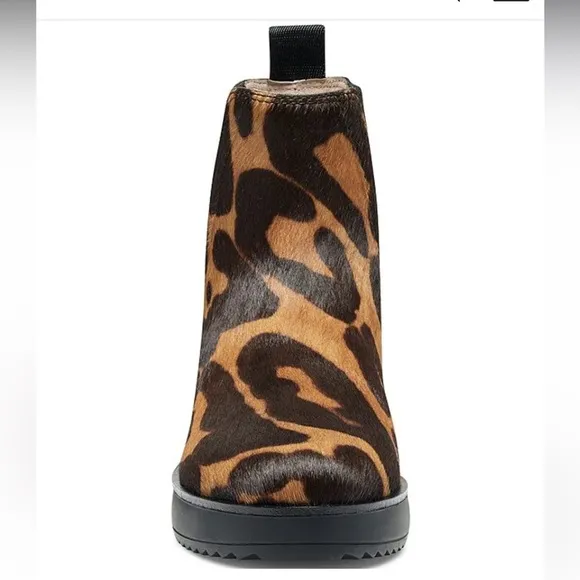 NWOT Louise et Cie Cowhide Chelsea Boots