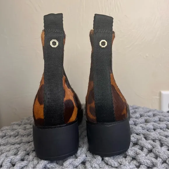 NWOT Louise et Cie Cowhide Chelsea Boots