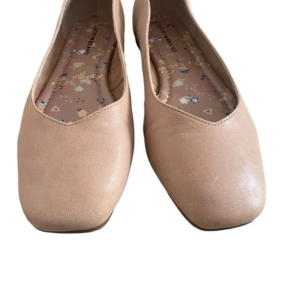 NWOT Lucky Brand Beige Tan Leather ballet flats 8, 39 square toe DESTRIEN