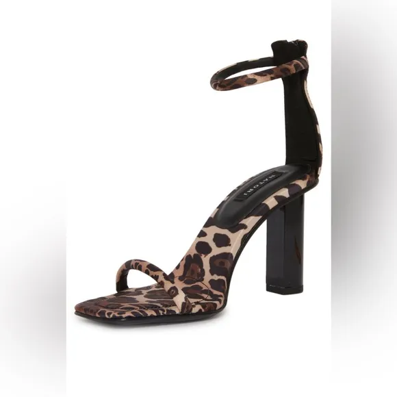 NWOT NATORI GLOW LUXE LEOPARD SATIN BLOCK HEEL SANDALS Size 8.5