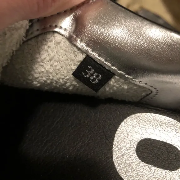 NWOT P448 low-top sneakers