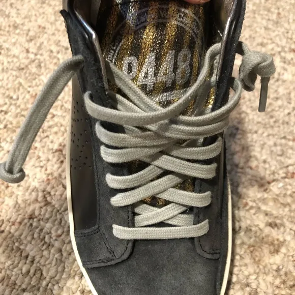 NWOT P448 low-top sneakers