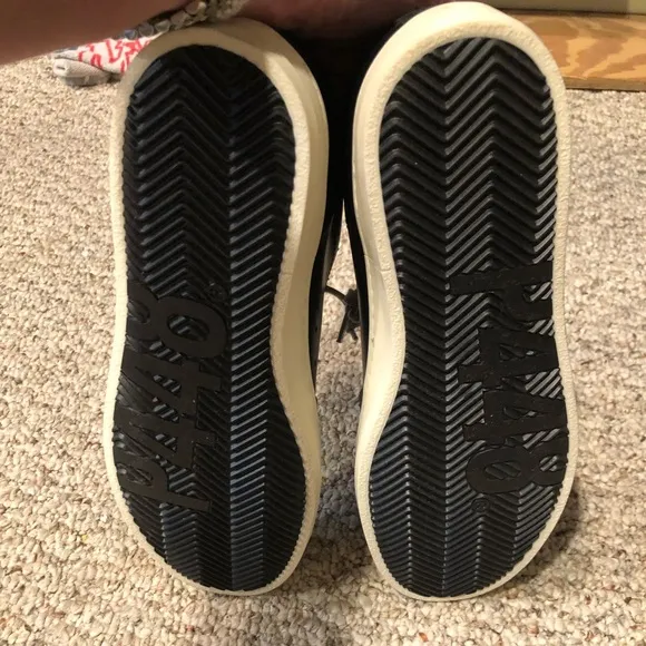 NWOT P448 low-top sneakers