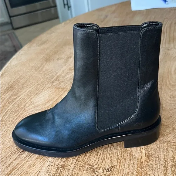 NWOT Stuart Weitzman Leather Ankle Boots 7