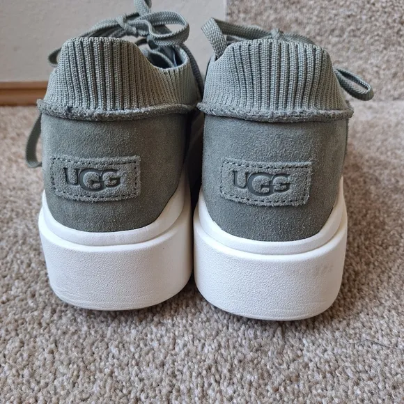 NWOT UGG EZ-DUZZIT Platform Shaded Clover Suede Sneakers Womens Size 8.5