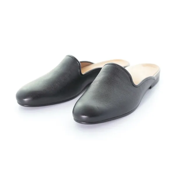 NWOT Vionic Willa Black Smooth Leather Slip On Flats Mules Womens 7M Comfort