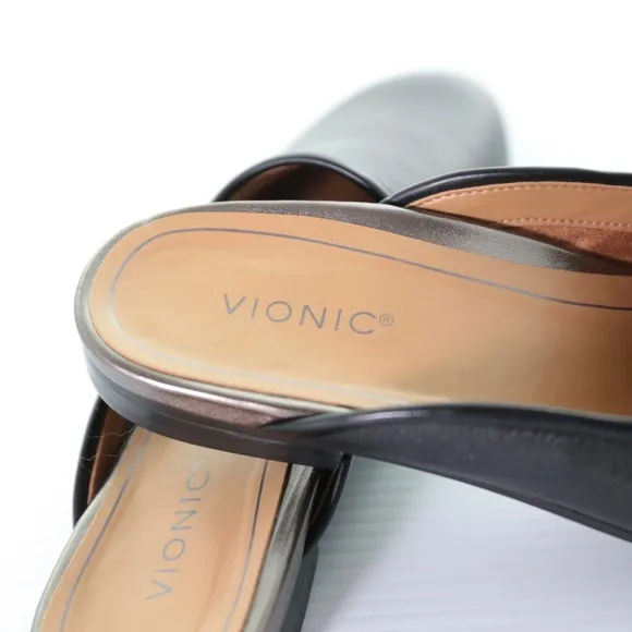 NWOT Vionic Willa Black Smooth Leather Slip On Flats Mules Womens 7M Comfort
