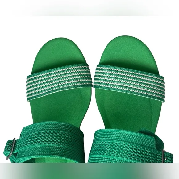 NWOT VIVAIA Adjustable Strap Wedge Sandals (Sammy) size 39
