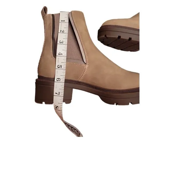 NWOT Rocket Dog IGGIE TAUPE CHELSEA BOOT 6.5
