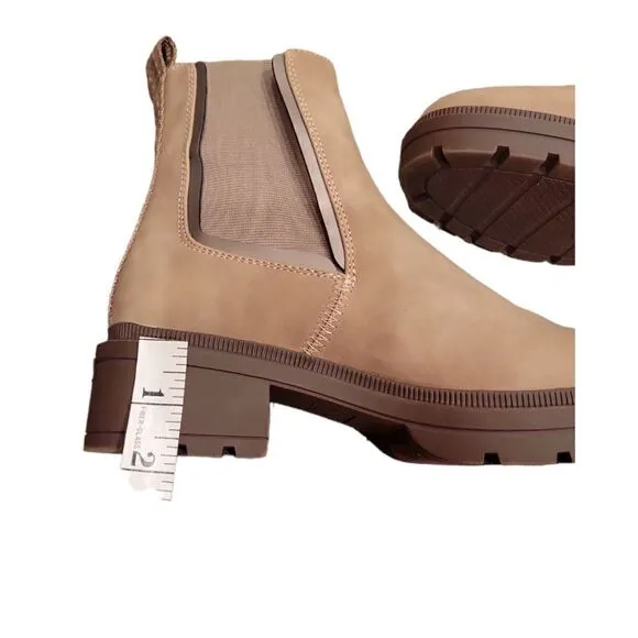 NWOT Rocket Dog IGGIE TAUPE CHELSEA BOOT 6.5