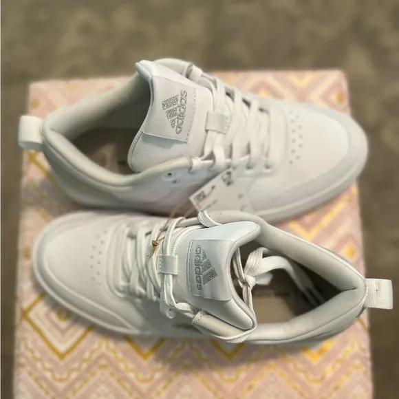 NWT adidas low-top sneakers size 7
