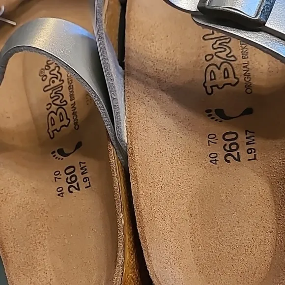 NWT BIRKINSTOCK silver strap sandals