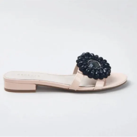 NWT Cecelia New York Lidia Banded Ornamental Flat - size 8.5