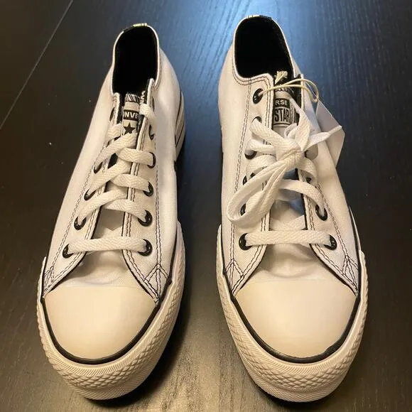 NWT Converse All Stars Lift Platform Sneakers - Women Size 9.5 - White and Black