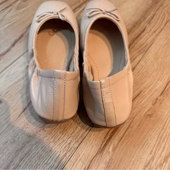 NWT Cream Flats with Textured Fabric and Classic Silhouette