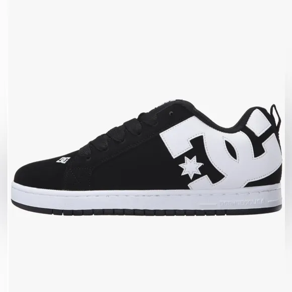 NWT- DC ‘Court Graffik’ Low Top Skate Sneakers
