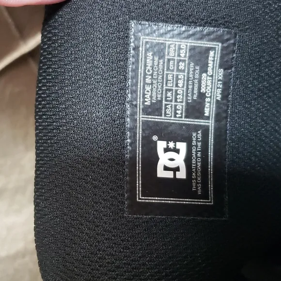 NWT- DC ‘Court Graffik’ Low Top Skate Sneakers
