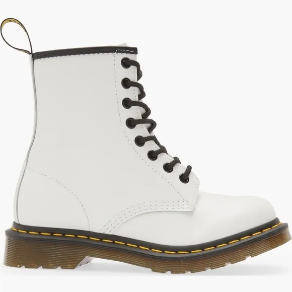 NWT DOC MARTENS 1460 SMOOTH LEATHER COMBAT BOOTS #1460