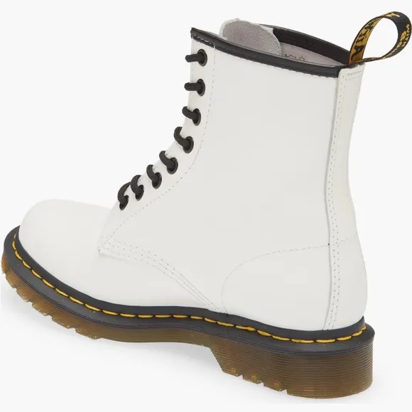 NWT DOC MARTENS 1460 SMOOTH LEATHER COMBAT BOOTS #1460