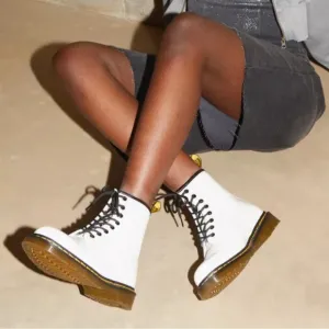 NWT DOC MARTENS 1460 SMOOTH LEATHER COMBAT BOOTS #1460