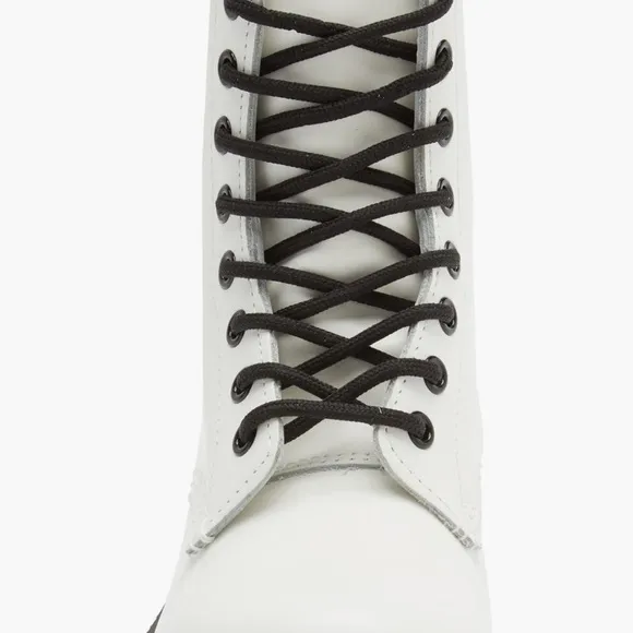 NWT DOC MARTENS 1460 SMOOTH LEATHER COMBAT BOOTS #1460