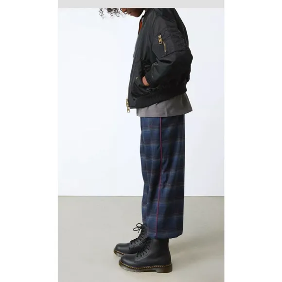 NWT Doc Martens Zavala Youth/Kids Combat Lace Up Leather Black Boots 2US/1UK