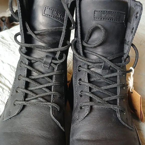 NWT Dr. Martens Black Combs Leather Combat Boots Size 10