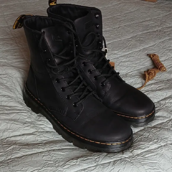 NWT Dr. Martens Black Combs Leather Combat Boots Size 10