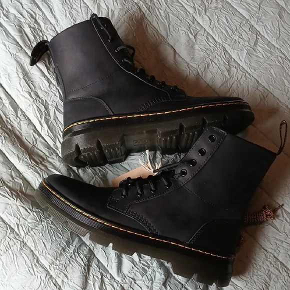 NWT Dr. Martens Black Combs Leather Combat Boots Size 10