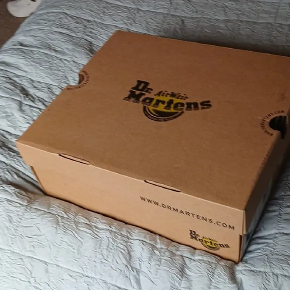 NWT Dr. Martens Black Combs Leather Combat Boots Size 10