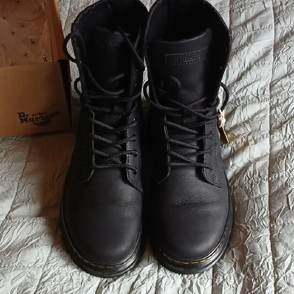 NWT Dr. Martens Black Combs Leather Combat Boots Size 10