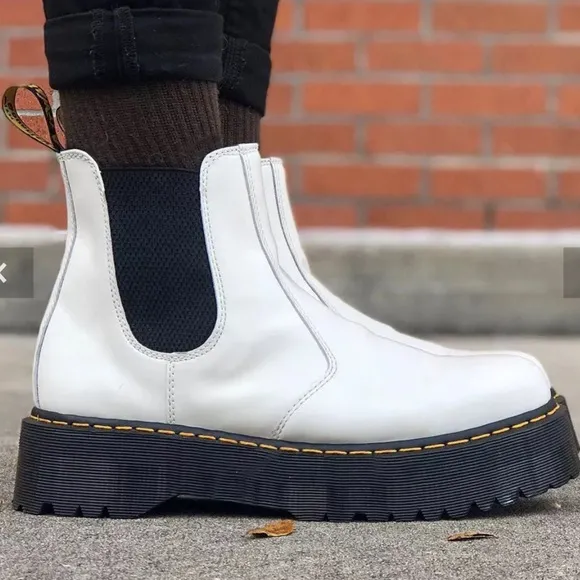 NWT Dr. Martens White Leather 2976 Platform Chelsea Boots