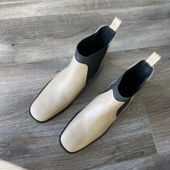 NWT. Everlane Italian Leather Square Toe Chelsea Ankle Boots. Tan. Size: 7