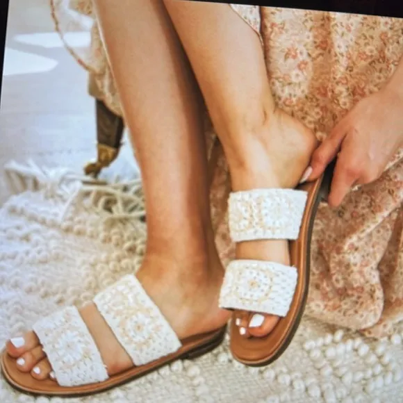 NWT Free People NEW IN BOX crochet cream sandals slip on tan/cream Sz 37.5 / 7.5