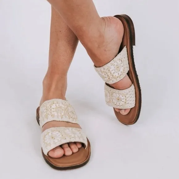 NWT Free People NEW IN BOX crochet cream sandals slip on tan/cream Sz 37.5 / 7.5