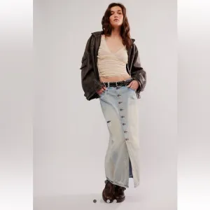 NWT FREE PEOPLE Patsy Long Line Denim Skirt SX-27 Color-Dirty Kansas $168 MSRP