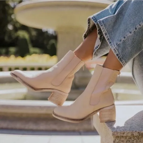 NWT Free People Essential Leather Stacked Heel Chelsea Boot Bootie Sandy Beige 9