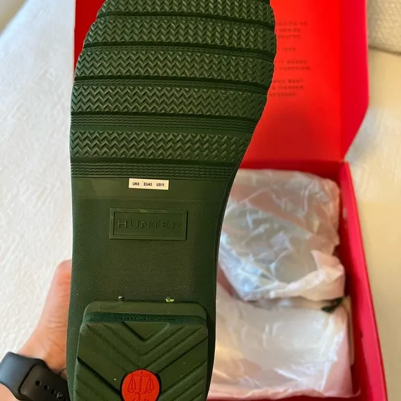 NWT Hunter Chelsea boots