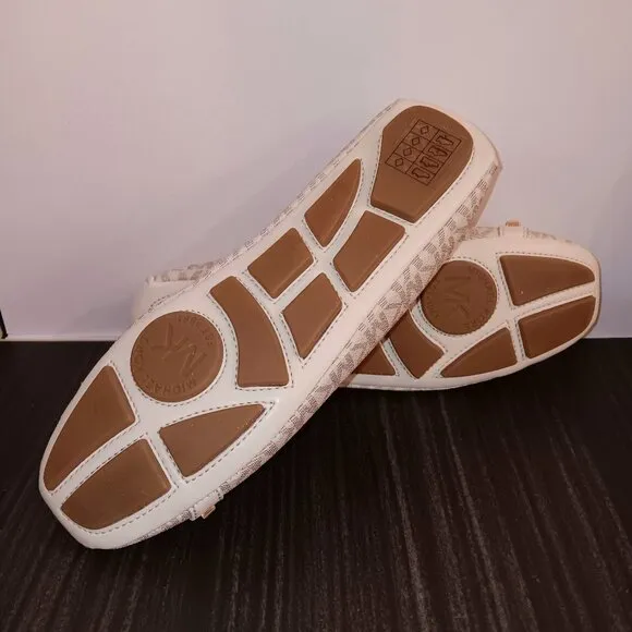 NWT IN BOX 💥 MICHAEL KORS Vanilla Fulton Studded Logo Moccasins w/Gold MK Logo